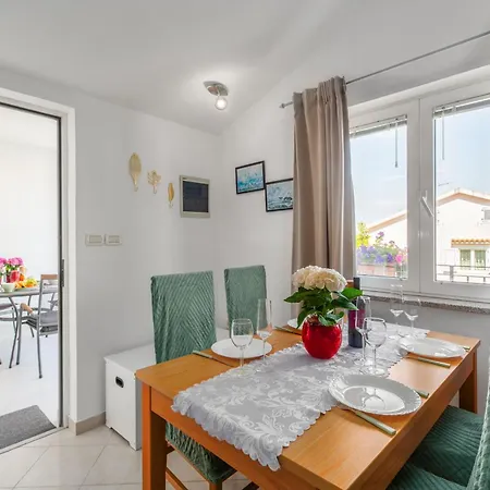 Klimatisierte Pineta 2 In Strandnaehe Apartment Porec